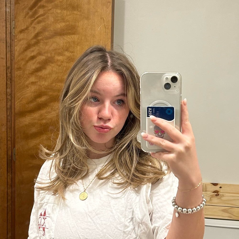 Meet your Posher, Elaina